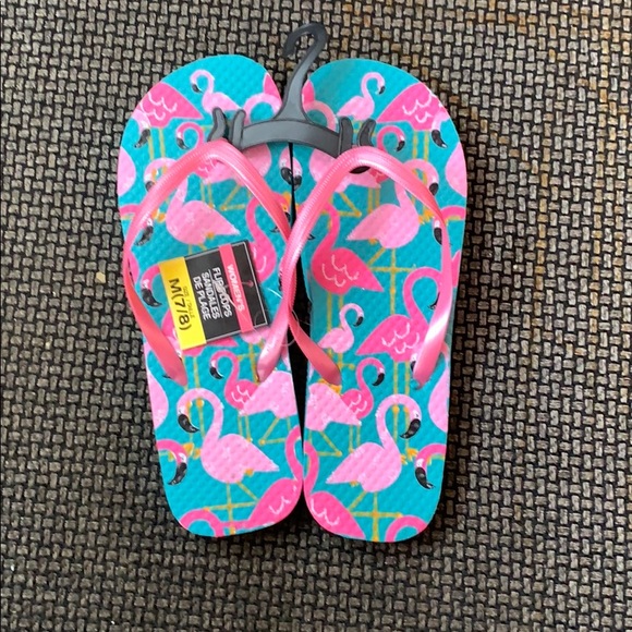 Shoes - Flamingo flip flops!